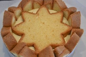 primo strato della charlotte di pandoro