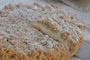 sbriciolata alla ricotta con farina di castagne con zucchero