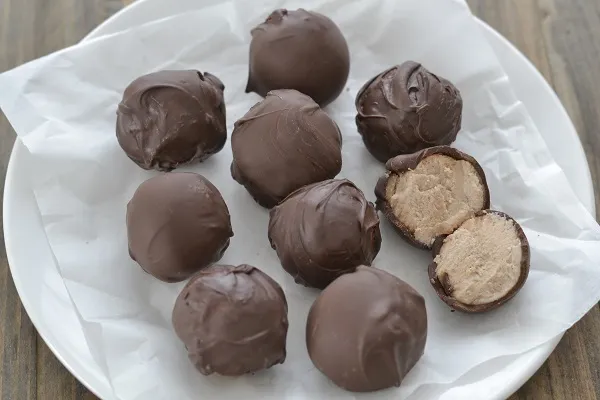 palline con farina di castagne senza zucchero servite