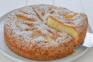 torta di pere e mandorle con zucchero