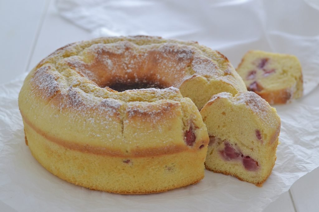 ciambella alle fragole