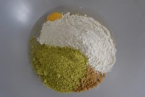 ingredienti dei biscotti integrali al pistacchio