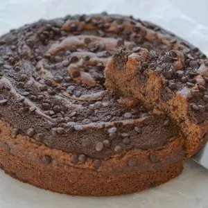 fetta di torta noci e cioccolato