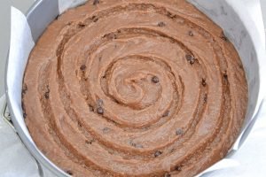 preparazione della torta noci e cioccolato