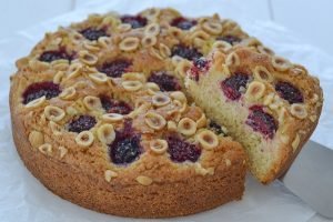 torta nocciole e more al limone