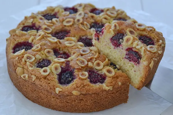  torta nocciole e more morbida