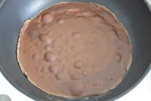 cottura delle crepes al cacao