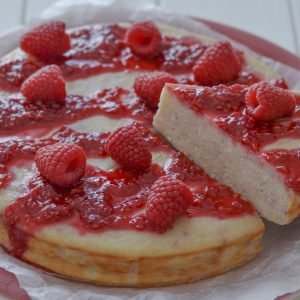 torta cremosa di ricotta e lamponi al limone