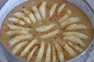 torta di pere con farina integrale da infornare