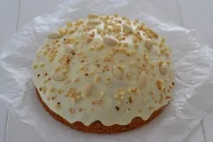 torta panettone decorata