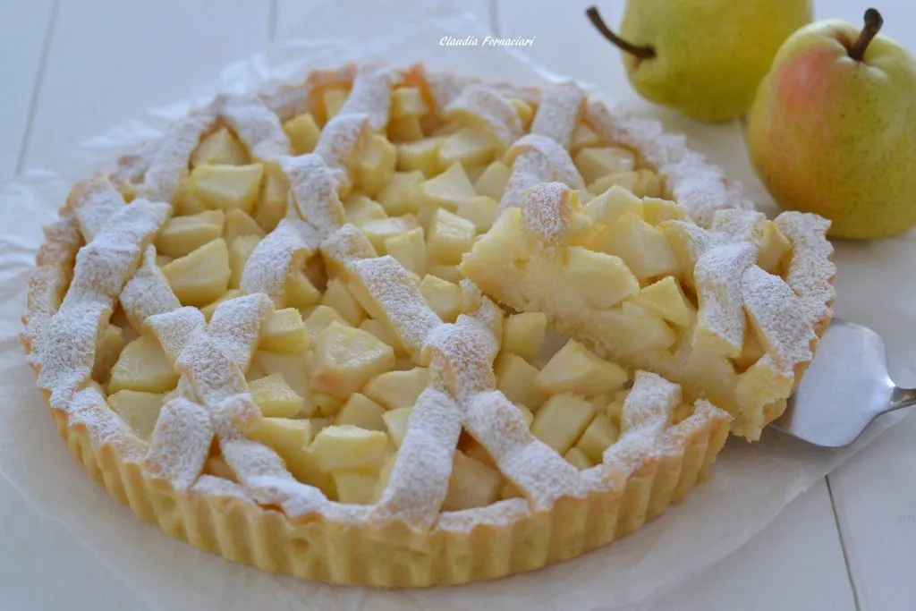 fetta di crostata di pere