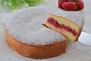 torta versata alle fragole