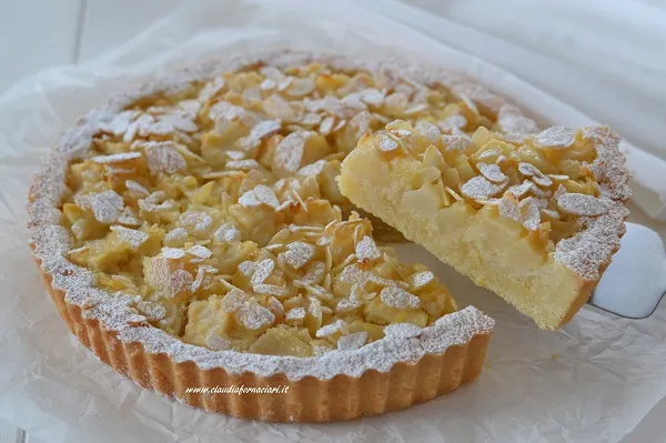 crostata di pere e mandorle al limone