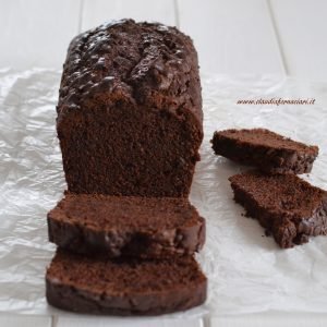 fette di plumcake al cioccolato peperoncino e brandy servito