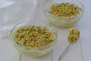 tiramisù al pistacchio e agrumi con granella