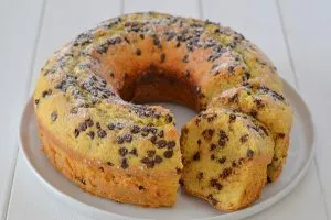 ciambella con gocce di cioccolato fondente