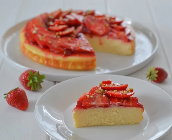 cheesecake alle fragole servita