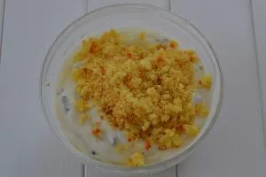 preparazione della crema di ricotta per iris al forno