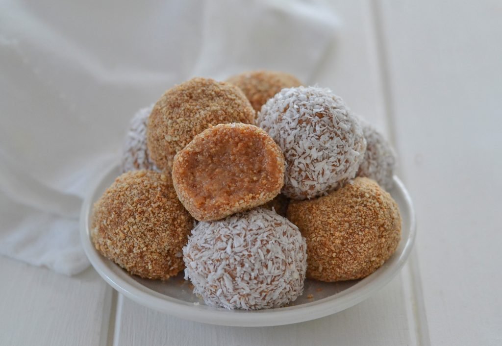 palline agli amaretti e ricotta