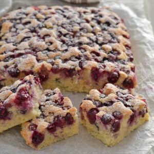 dettaglio della torta all'uva fragola