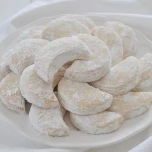 kavala kurabiyesi alle mandorle e cannella