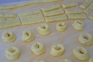 preparazione degli zuccherini montanari