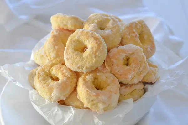 zuccherini montanari con glassa all'anice