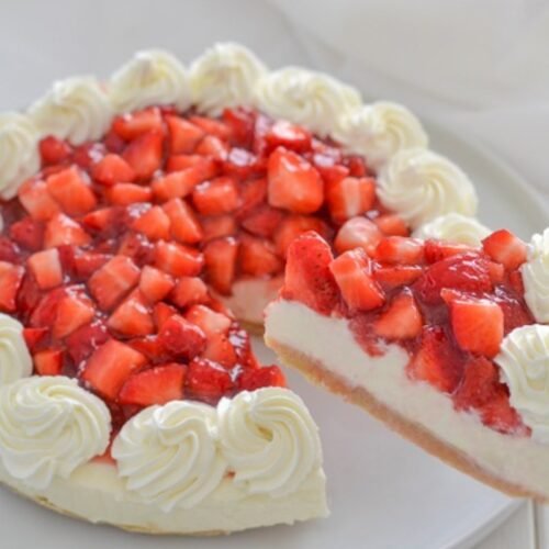 cheesecake alle fragole senza cottura servita