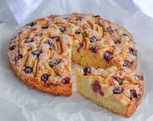 torta di mele e uva