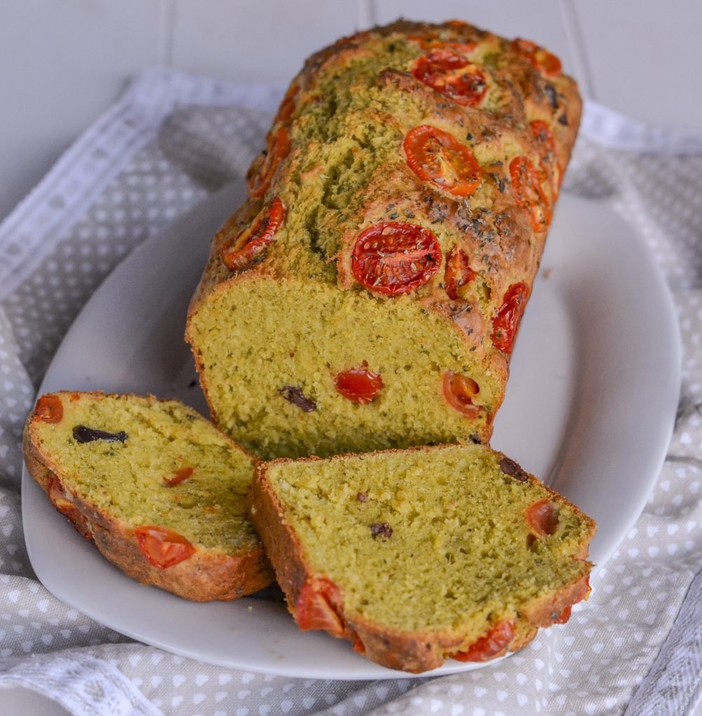 plumcake al pesto con pomodorini e olive taggiasche