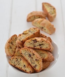 cantucci noci e cioccolato