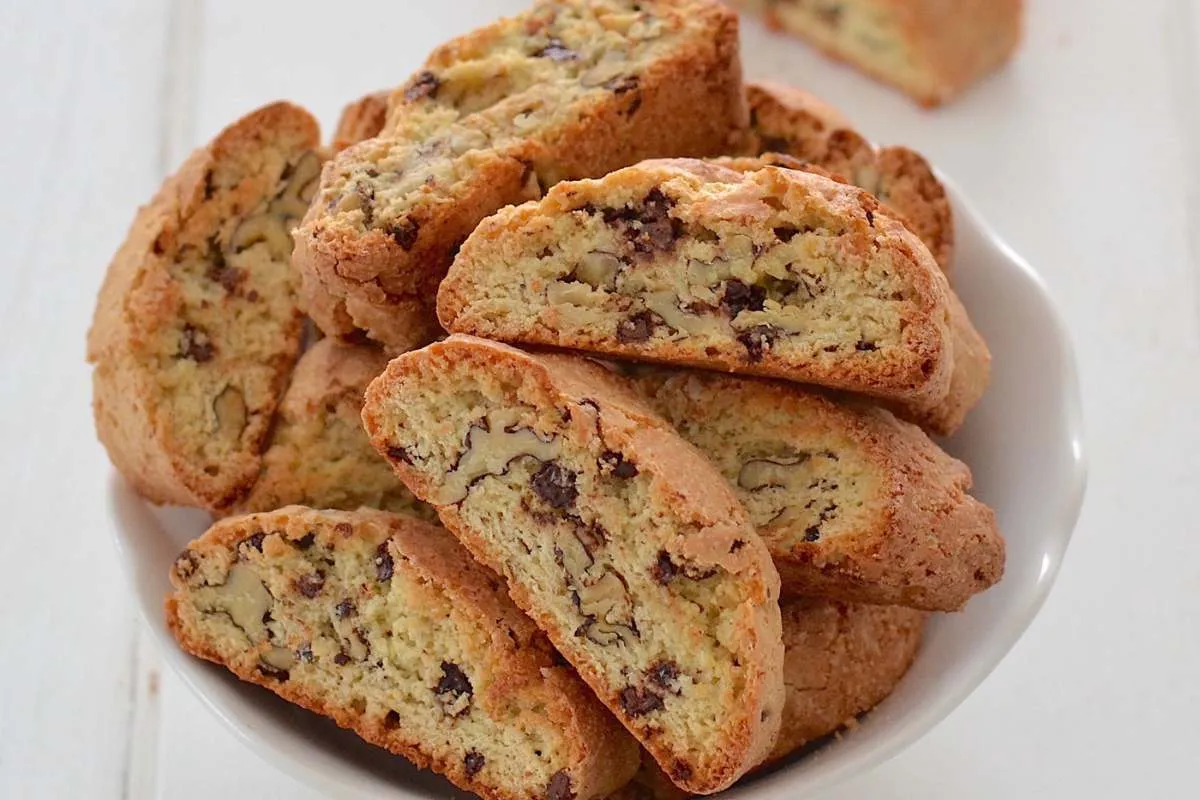 cantucci noci e cioccolato fondente