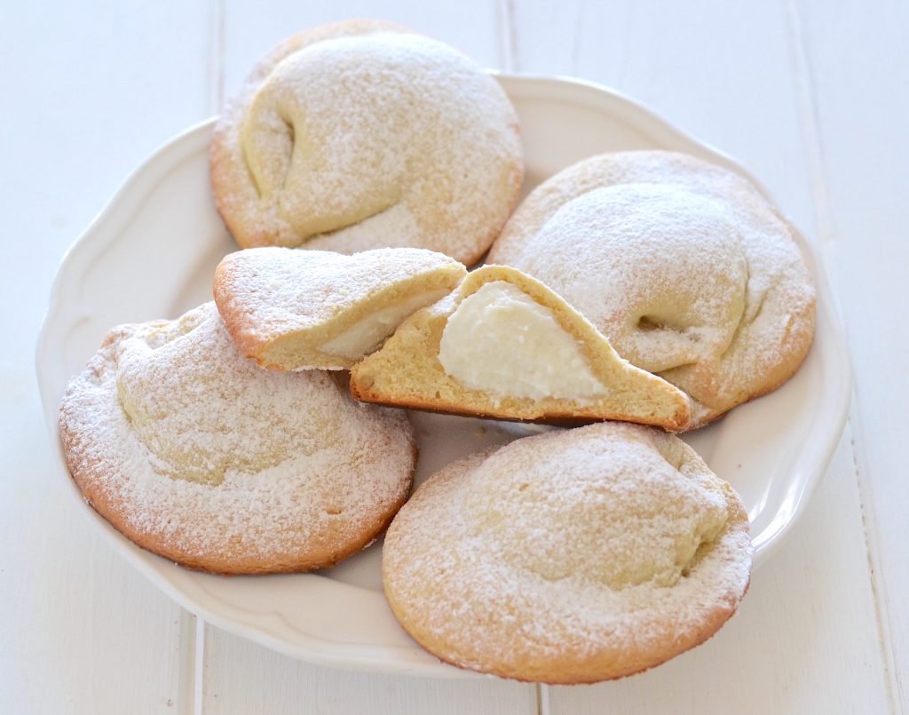 genovesi con la ricotta servite