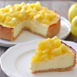 fetta di cheesecake alle mele e ricotta