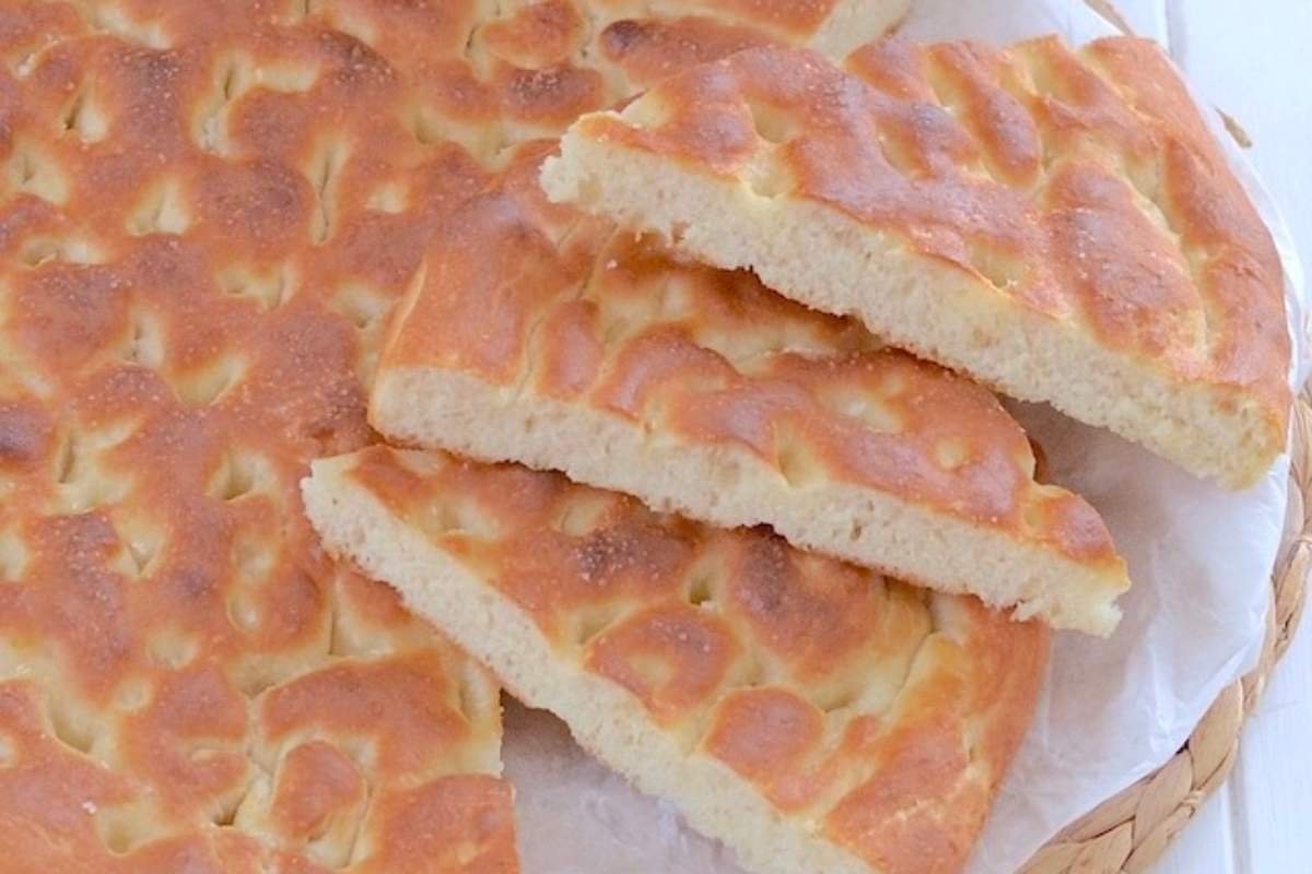 schiacciata toscana a fette