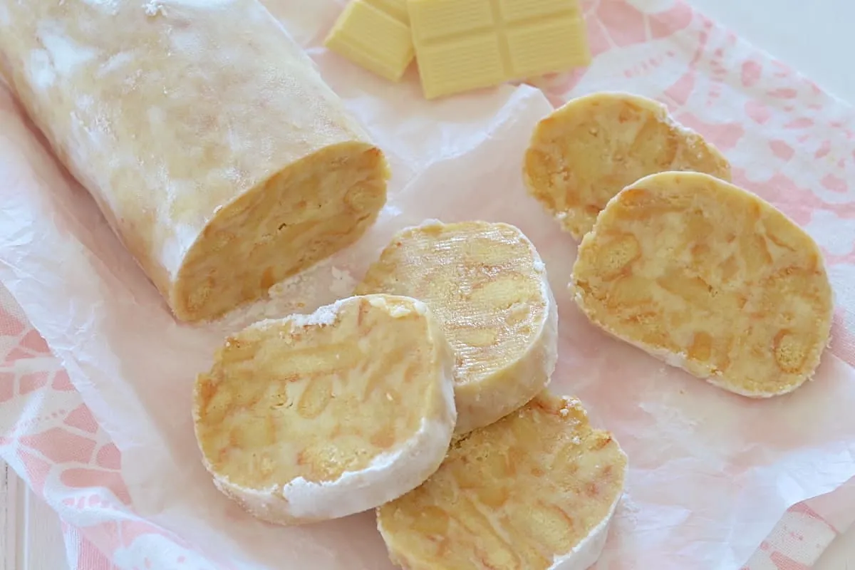 salame al cioccolato bianco e biscotti