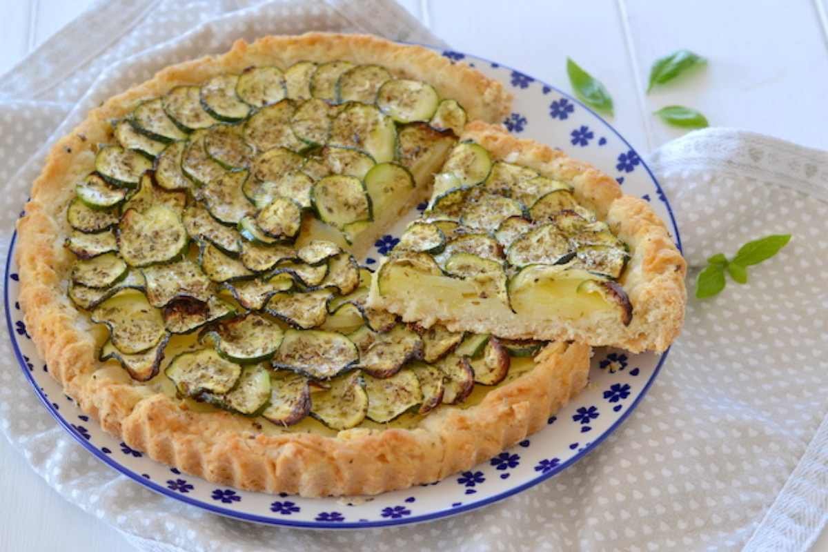fetta di torta salata di zucchine
