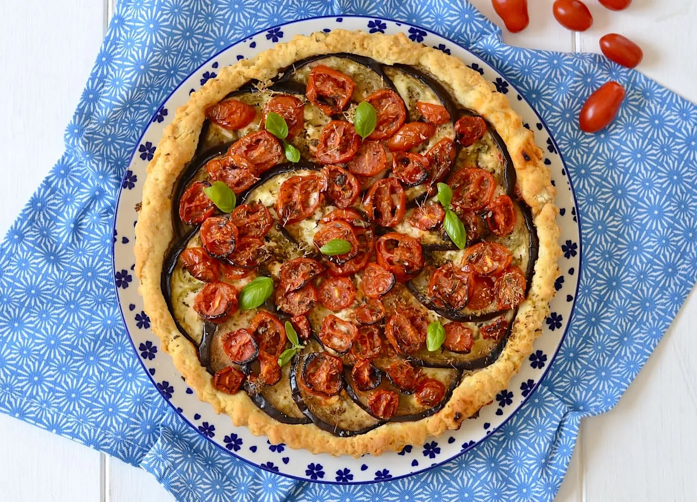 torta salata con melanzane e pomodorini estiva