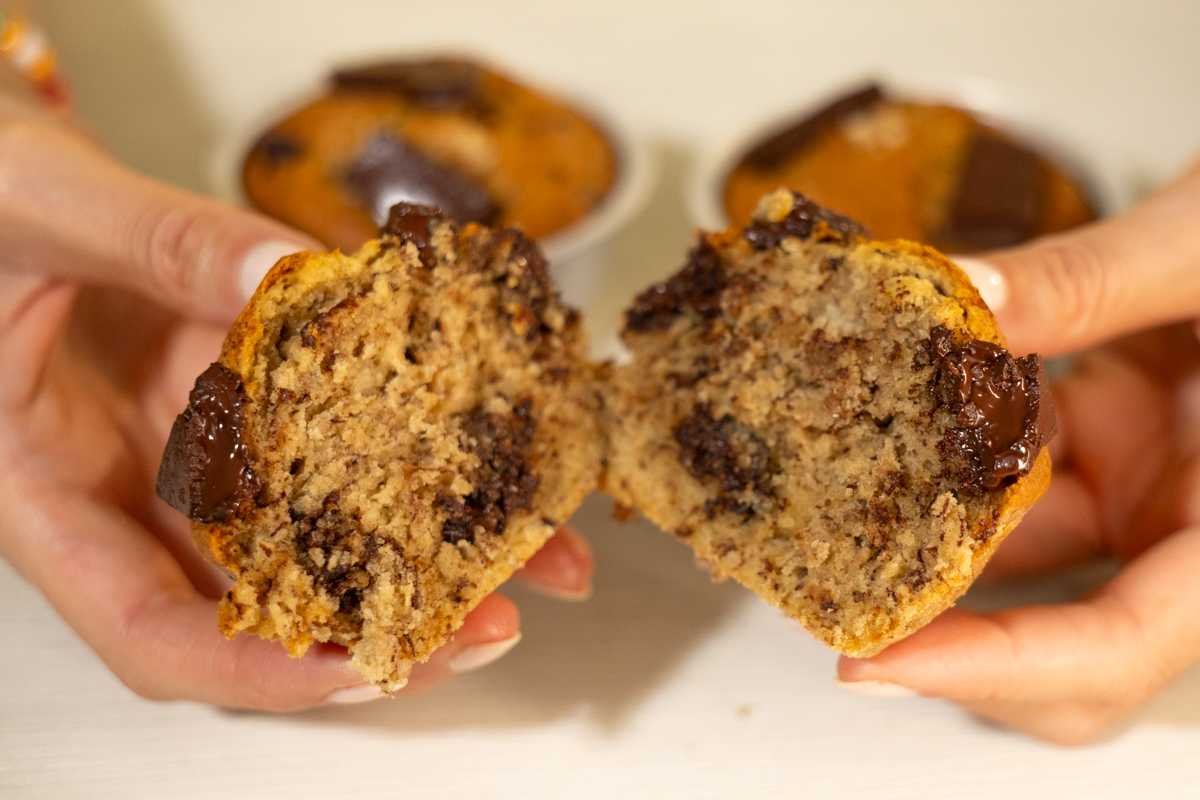 mini banana bread con gocce di cioccolato